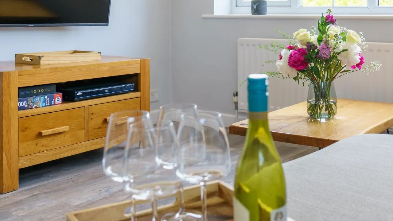 Spacious & Charming Apartment By The New Forest Ringwood