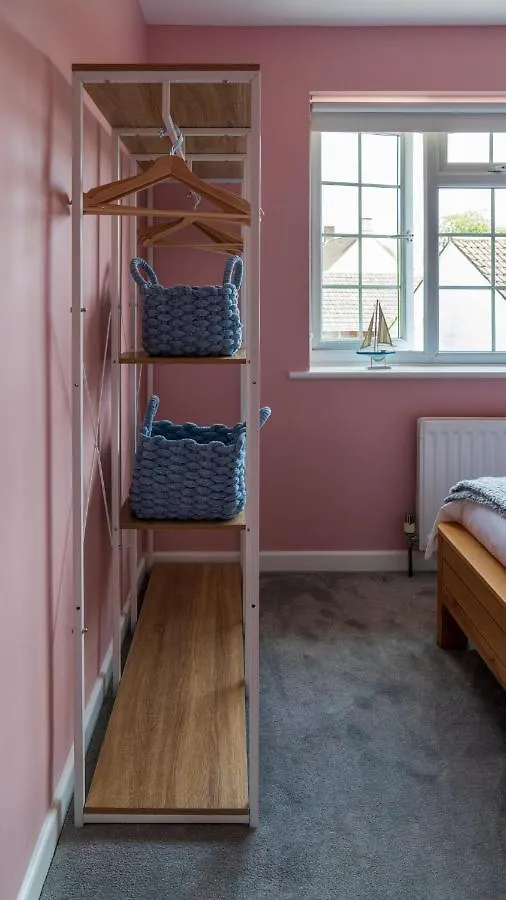 Spacious & Charming Apartment By The New Forest Ringwood 0*,