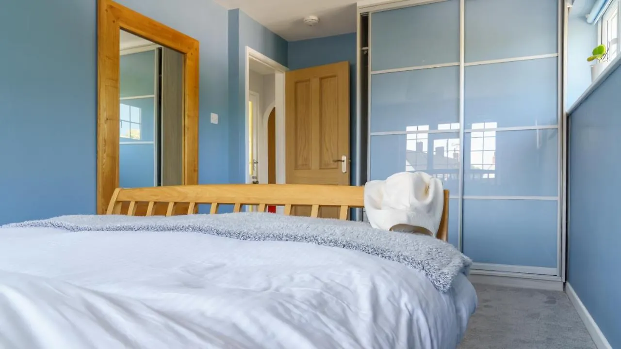 Spacious & Charming Apartment By The New Forest Ringwood 0*,